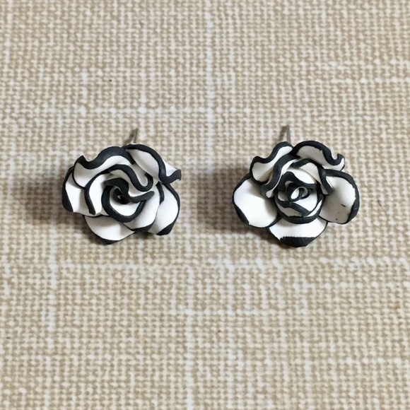 🌹 HOST PICK ROSE! 🌹 - Picture 6 of 8